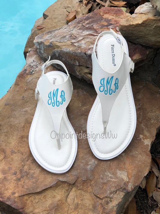 Monogrammed Sandals,WHITE Bridesmaid Flip Flops,Bride Slippers,Bridesmaid Gifts - Personalized bridal shoes, bridal flat